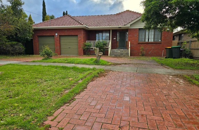 Serene Escape in Altona Meadows