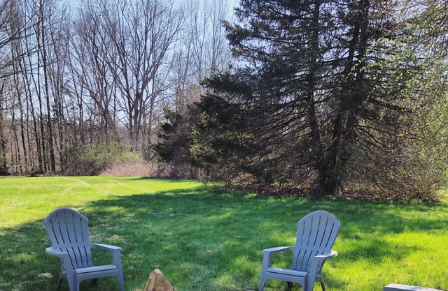 Serene Farmhouse - 5 mins to Foxwoods!