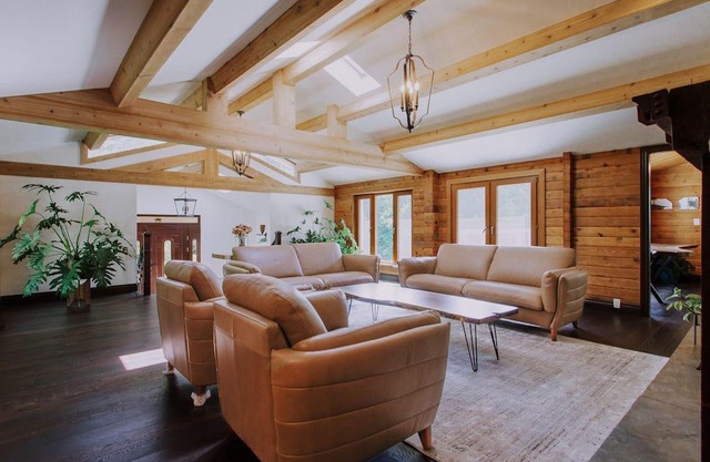 Serene getaway offering privacy in 10 acres