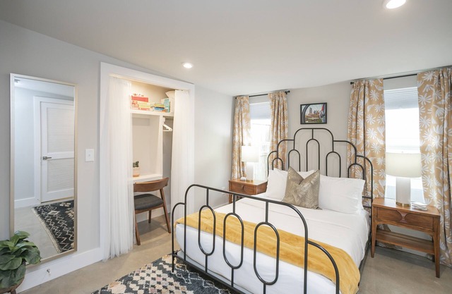 Serene Guest House - Foodie Oasis - Walk to Folk, Audrey, Red-Headed Stranger!