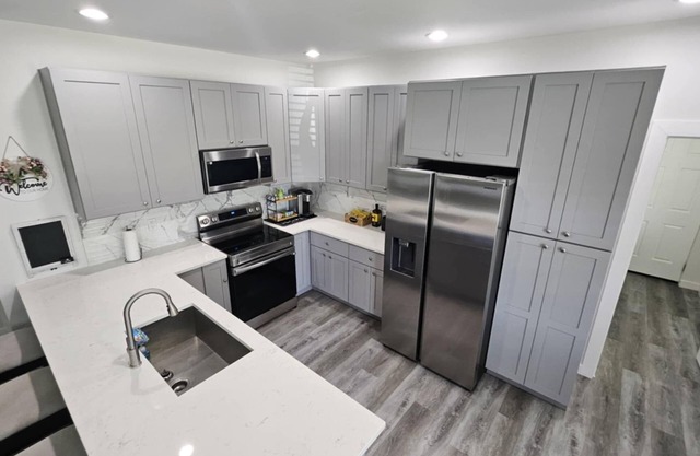 Serene Modern Barndo with AC in Farmersville - Perfect getaway for four