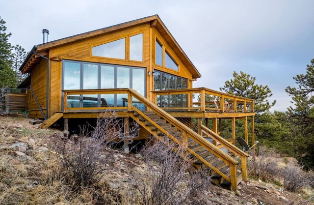 Serene Mountain Retreat w/Hot Tub & Stunning Views