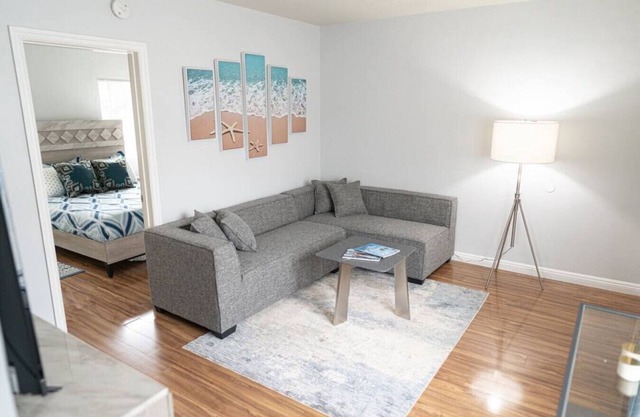 SERENE OASIS: BEAUTIFUL 1BR HOUSE in GLENDALE w/ PRIVATE PATIO & PARKING p5