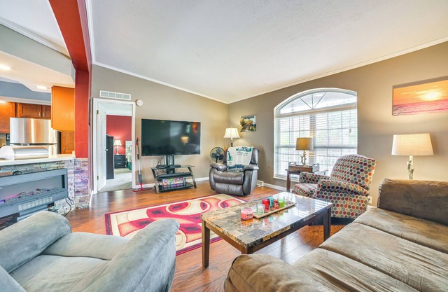 ¡NUEVO! Presque Isle Harbour Home w / Gas Grill + bicicletas!
