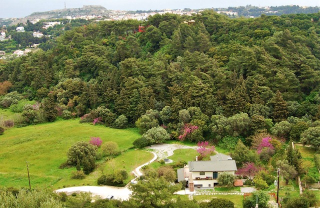 Serene Retreat Villa aislada en un entorno natural, ideal para familias
