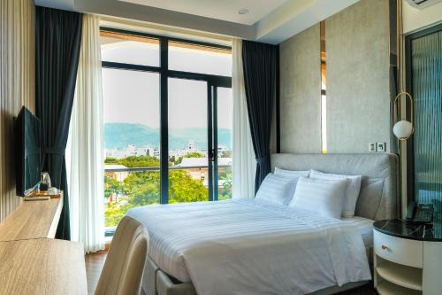 Serene Sea Hotel Danang - Free Laundry Service