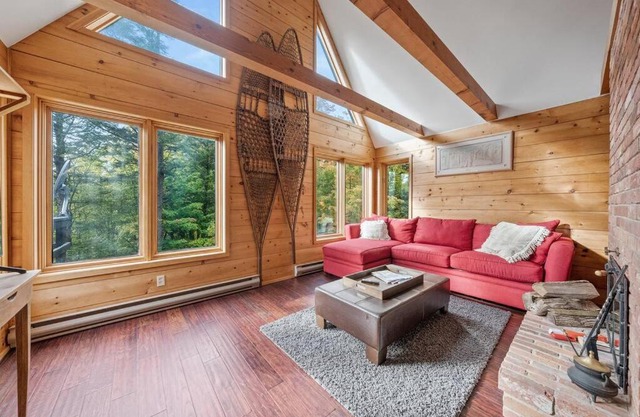 Serene Spacious Home in Creemore