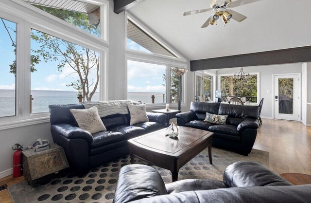 Serene Waterfront Escape On Private Lane