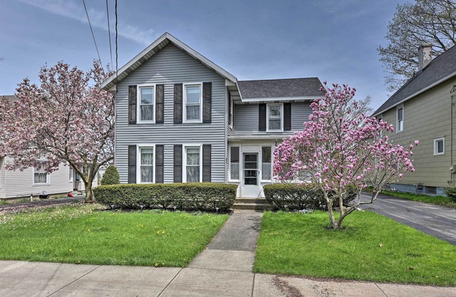 Serene Westfield Home w/ Porch < 2 Mi to Lake Erie