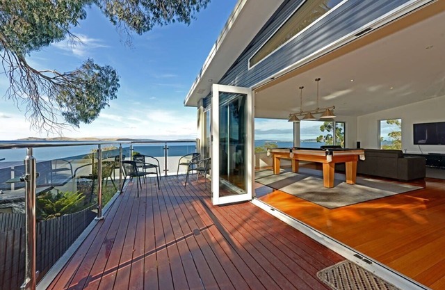 Serenity And Views Only 10 Minutes From Hobart CBD