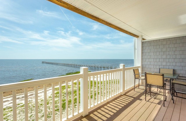Serenity awaits you 2BR/2BA condo on the bay