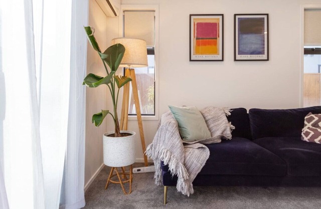 Serenity by the Sea: Coastal Escape1 bed 1 bath