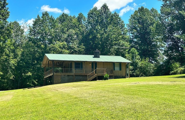 Serenity Cabin w/ Country Views