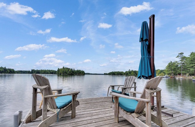 Serenity on Lake - Waterfront Lake House on Loughborough Lake