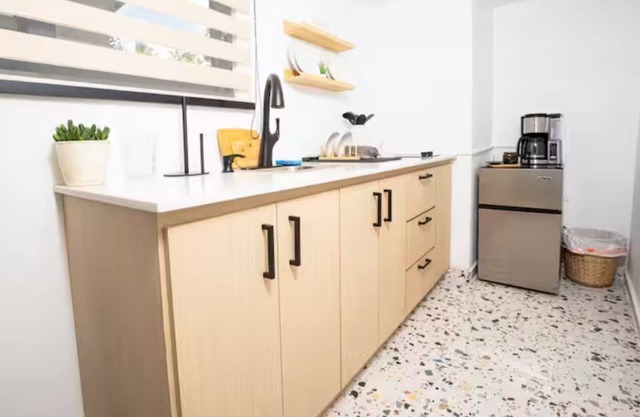 Serenity Suite: Cozy 1BR Steps from Beach