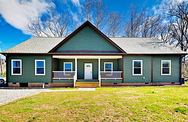 Serenity Views Luxury: ¡a 15 minutos de Asheville, Weaverville, Parkway y Golf!