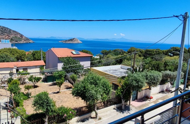 Villa con vista al mar-2do piso apto.-Sea 180 m de distancia-Atenas a 40 km. AMA 1803.