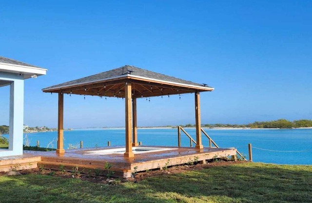 SerenityBlu your dream come true! Beautiful Rolletown, Exuma!