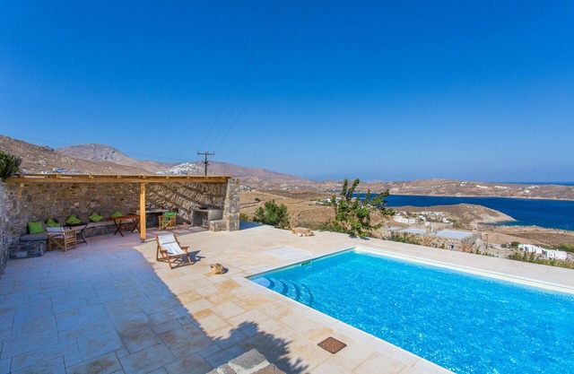 Large 7-Bdrm Stone Villa with Pool