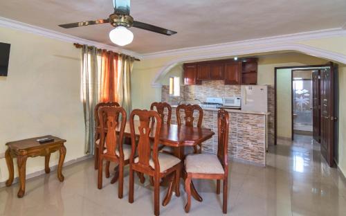 Serviced 2 Bedroom 2 Bathroom Apartment Airport