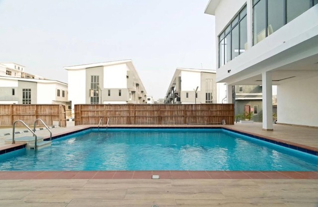 Serviced apartment