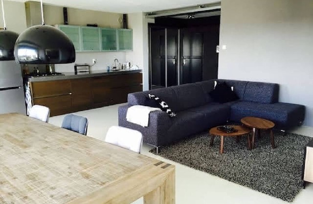 Serviced apartment well furnished