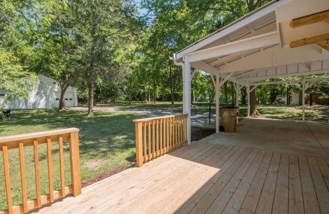 ¡Acomódate en el Nest on Neelys en el corazón de Madison, TN!