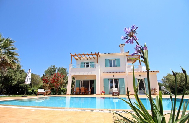 Villa de lujo con piscina privada para 7 personas cerca de Spartia