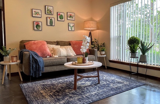 [SF 1000 - A]OU-2 Bedroom 1 bath next OU, close to Norman Regional Hospital.