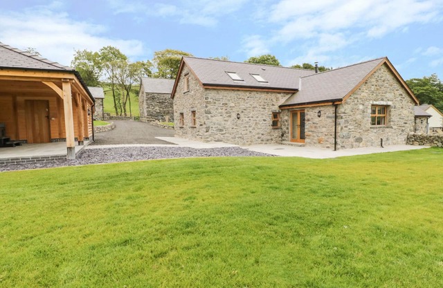 Sgubor, LLANGWM