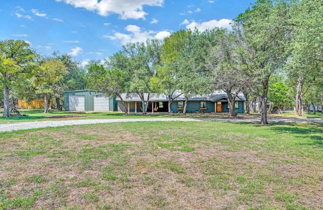 Shady Oaks Cabin- Waco/ Magnolia/ Baylor