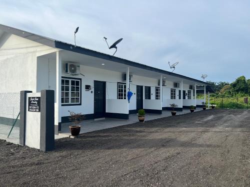 SHAH HOMESTAY PULAU INDAH - Studio Family Xtra