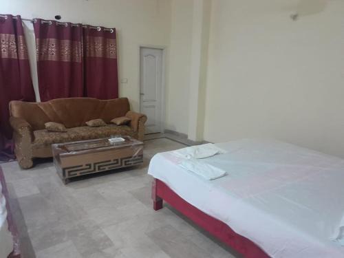 Shahbaz Inn Hotel
