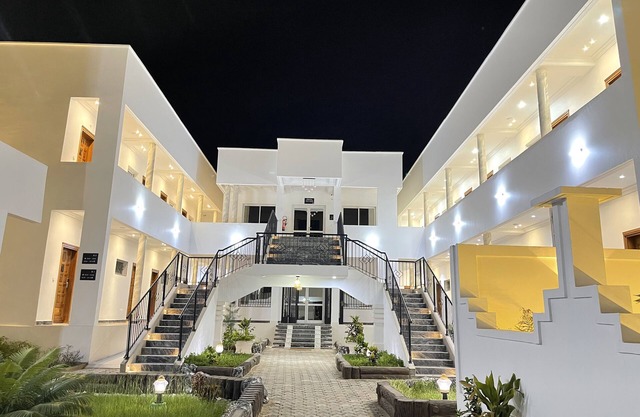 Shalom City Hotel