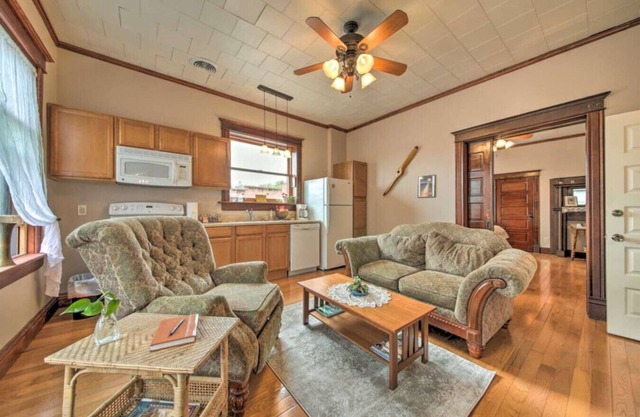 Zia, New Haven! 1905 Doc's Office Transformed into a Quaint Vacation Apartment!