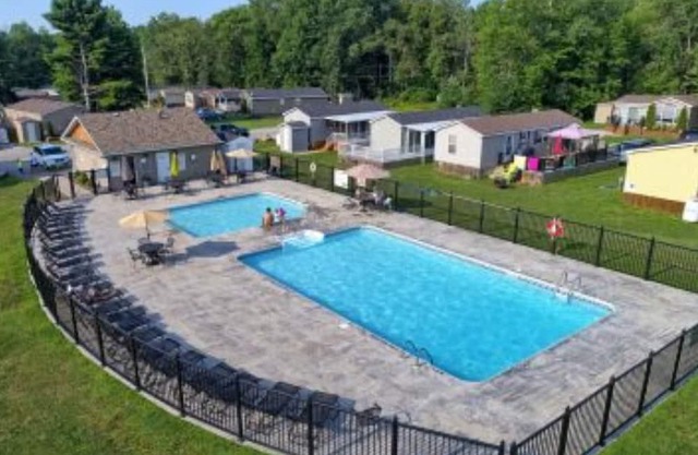 Shamrock Bay Resort 3 bedroom cottage in Muskoka