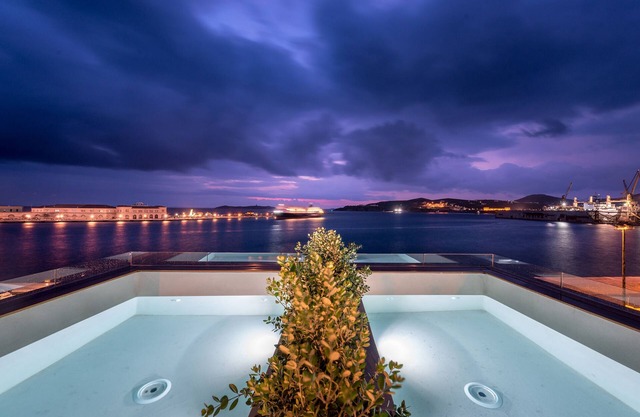 Shapes Luxury Suites