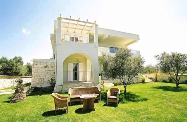 Apartamento con piscina compartida y confort