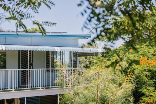 Sharon - Pet Friendly Beach Cottage in Town