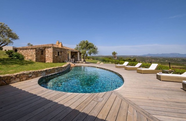 Ovejero 10 personas, piscina climatizada, vista al mar