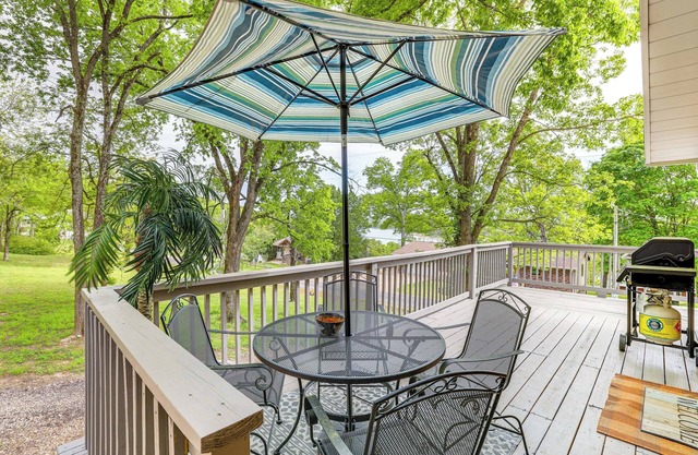 ¡NUEVO! Shell Knob Home w / Deck & Table Rock Lake View