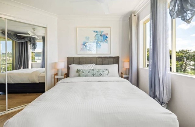 Shelly Beach Oasis: Steps from the Sea