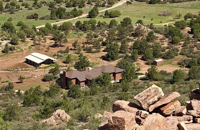 Shelter in Nature - A gateway to Arizona's wonders. A rare gem near Prescott, AZ