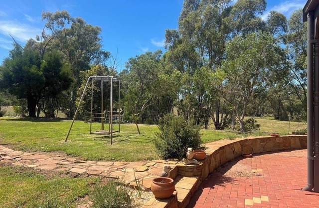ShelterBelt - Country Victorian Farm Stay