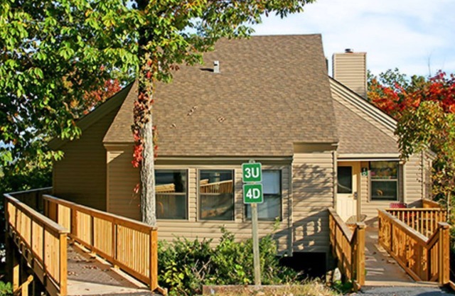 Shenandoah Villas Charming 3-bedroom 3-bath - Sleeps up to 12