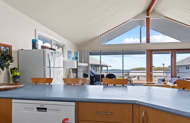 Sheoak Holiday Home is an Executive Style two story holiday home located on the Esplanade
