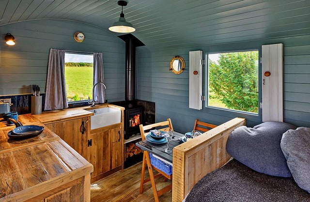 Cabaña en Llŷn Península junto a Lago Privado
