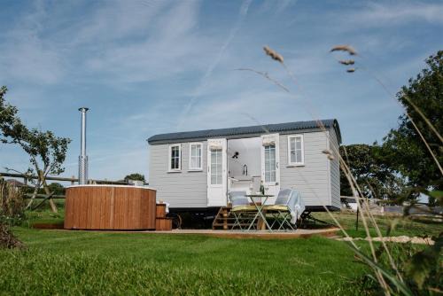 Shepherds Hut at Chenhall Farm