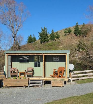 Shepherds Hut Gateway to Tekapo and the MacKenzie District
