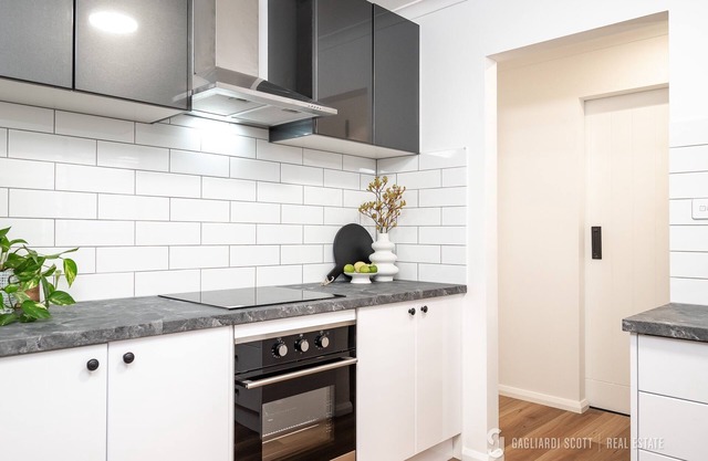 Shepparton Escape: Chic 3BR near Lake